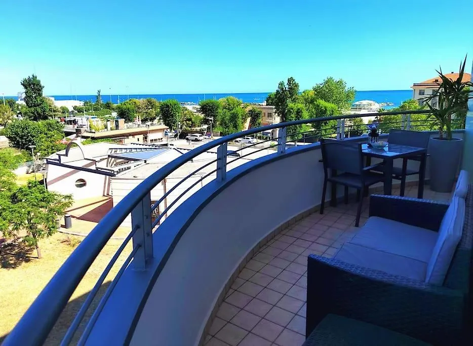 Vistamare Bluemar - The Art Of The Sea - 105Mq Apartment Cattolica 0*,  Italy