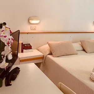 Hotel Labrador, Cattolica